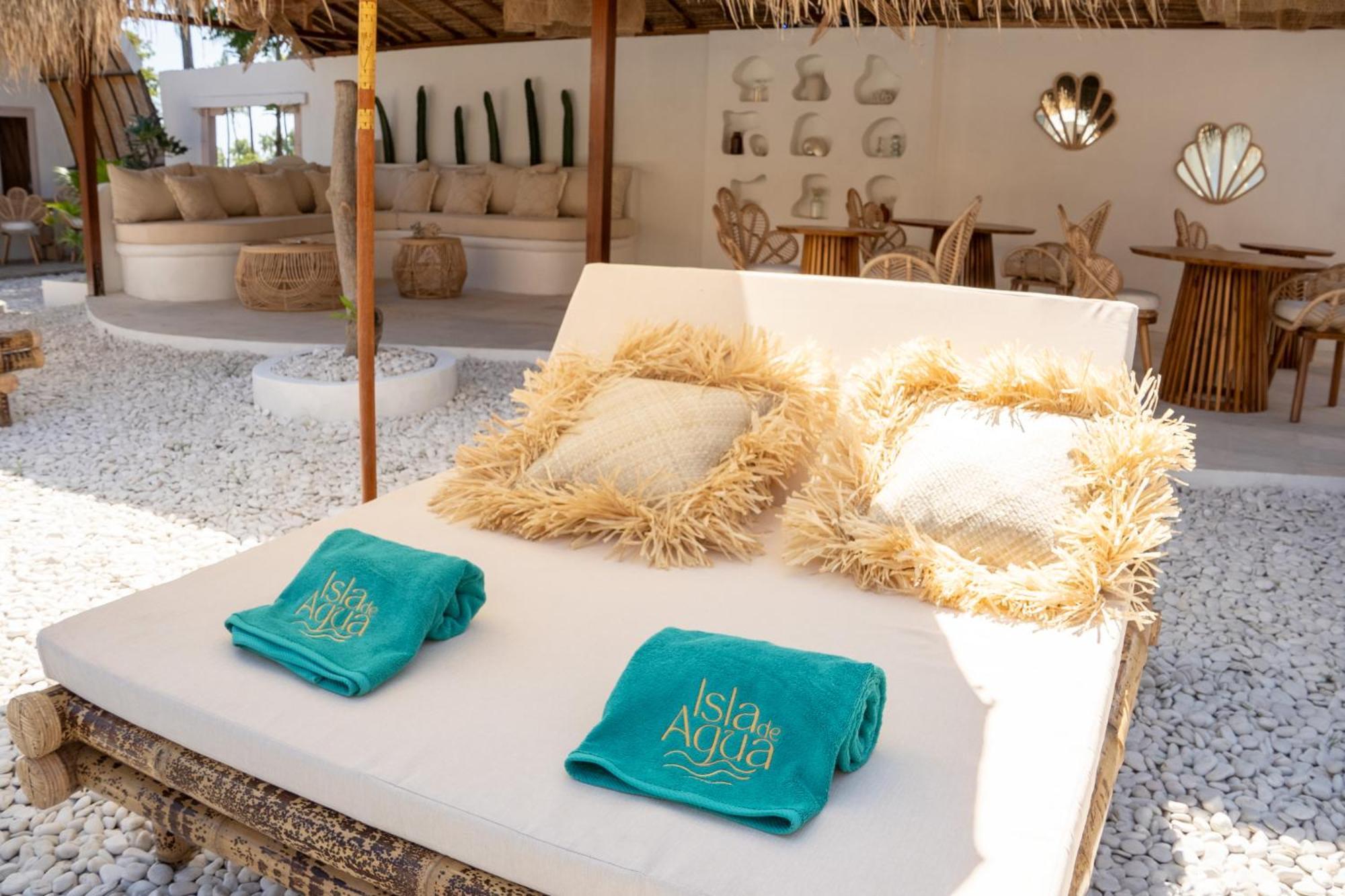 Isla De Agua Hotel Gili Air Exterior photo